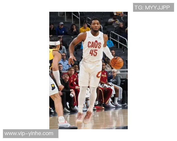 米切尔强调球队三分球表现需提升防守水平亟待加强以争取更好成绩 米切尔强调球队三分球表现需提升防守水平亟待加强以争取更好成绩