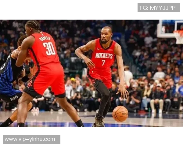 火箭战胜骑士杜兰特与阿门击掌瞬间成胜利海报焦点